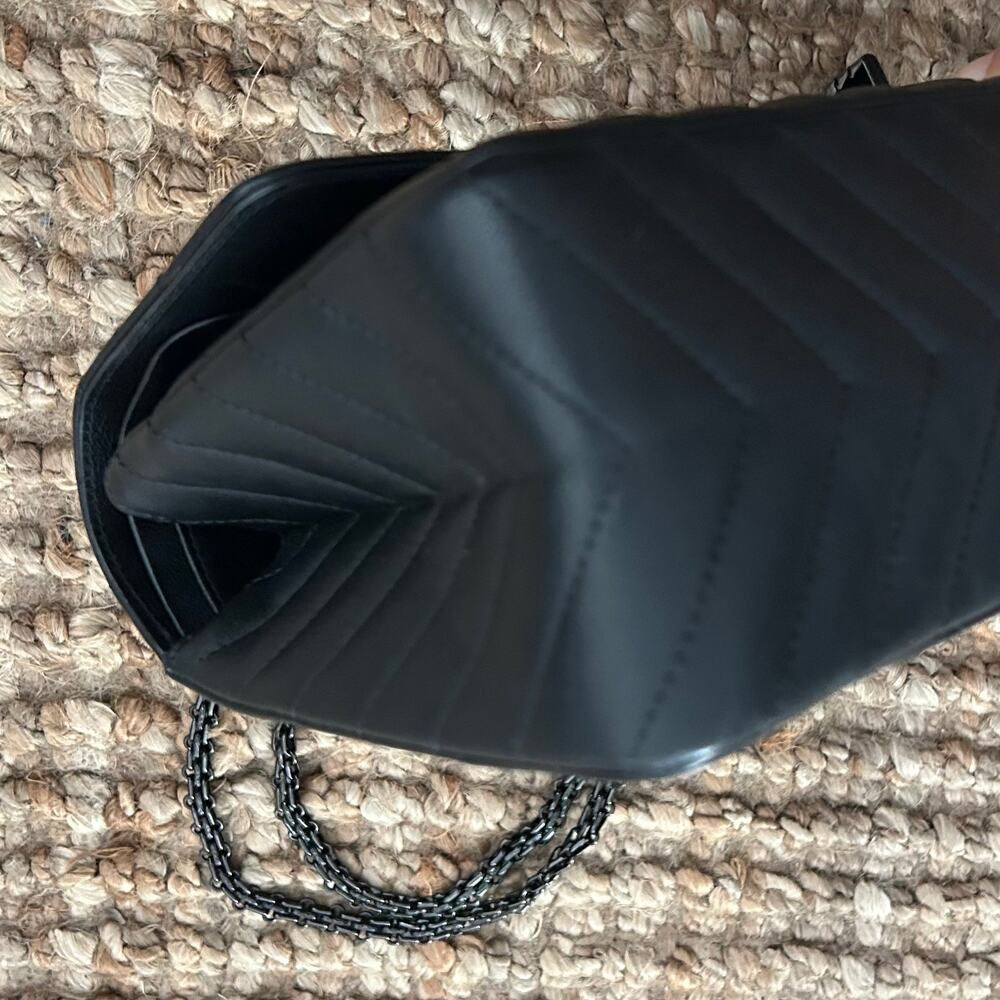 Chanel Reissue 226 Black Chevron Calfskin All Black HW Limited Full Set - Picture 12 of 16